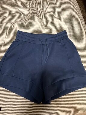 NWT Varley Atrium Shorts